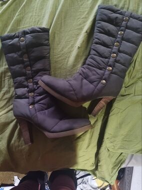 Womens Green Quilted Heeled Boots